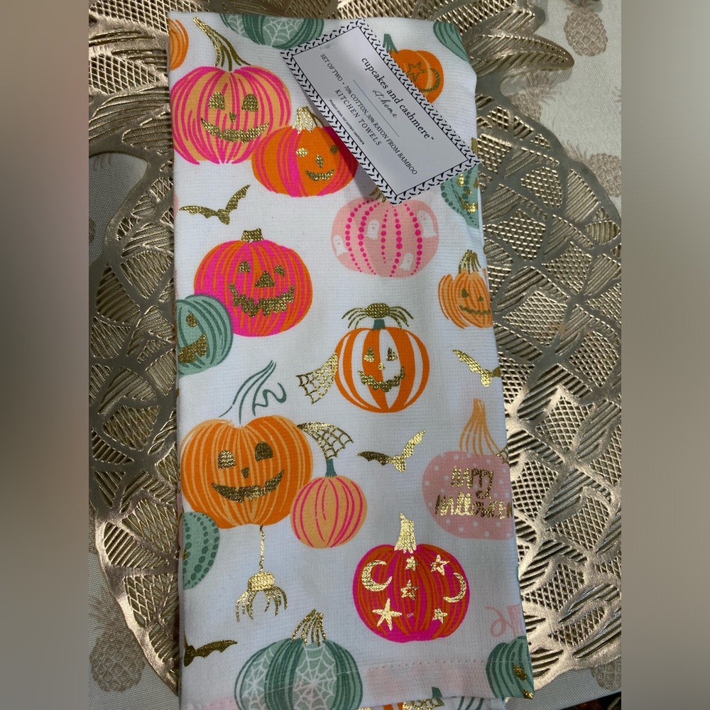 NEW Cupcakes & Cashmere HALLOWEEN Pumpkin Kitchen Towels Set